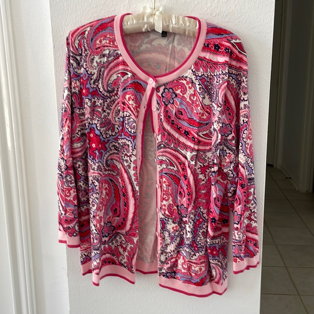 Nwot Pink paisley cardigan